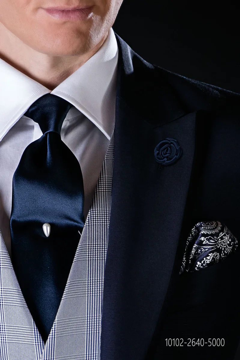 Cravatta in raso blu