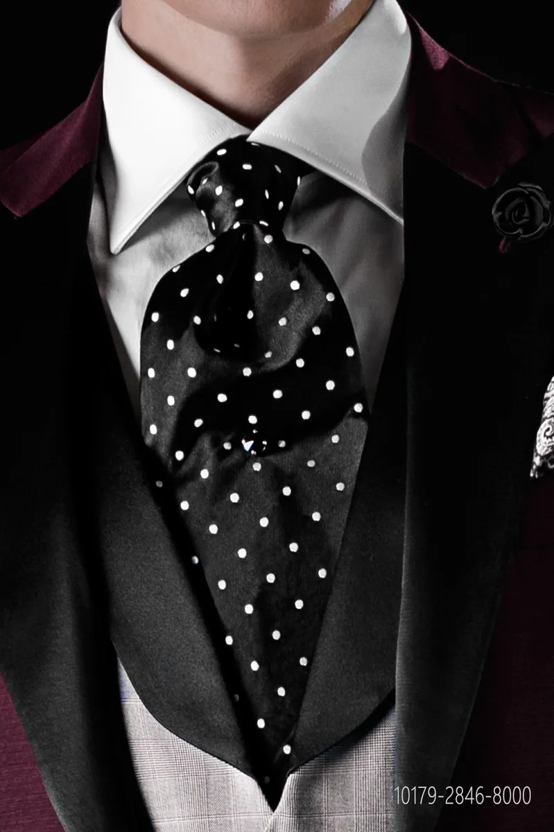 Cravattone in pura seta nero con pois bianchi
