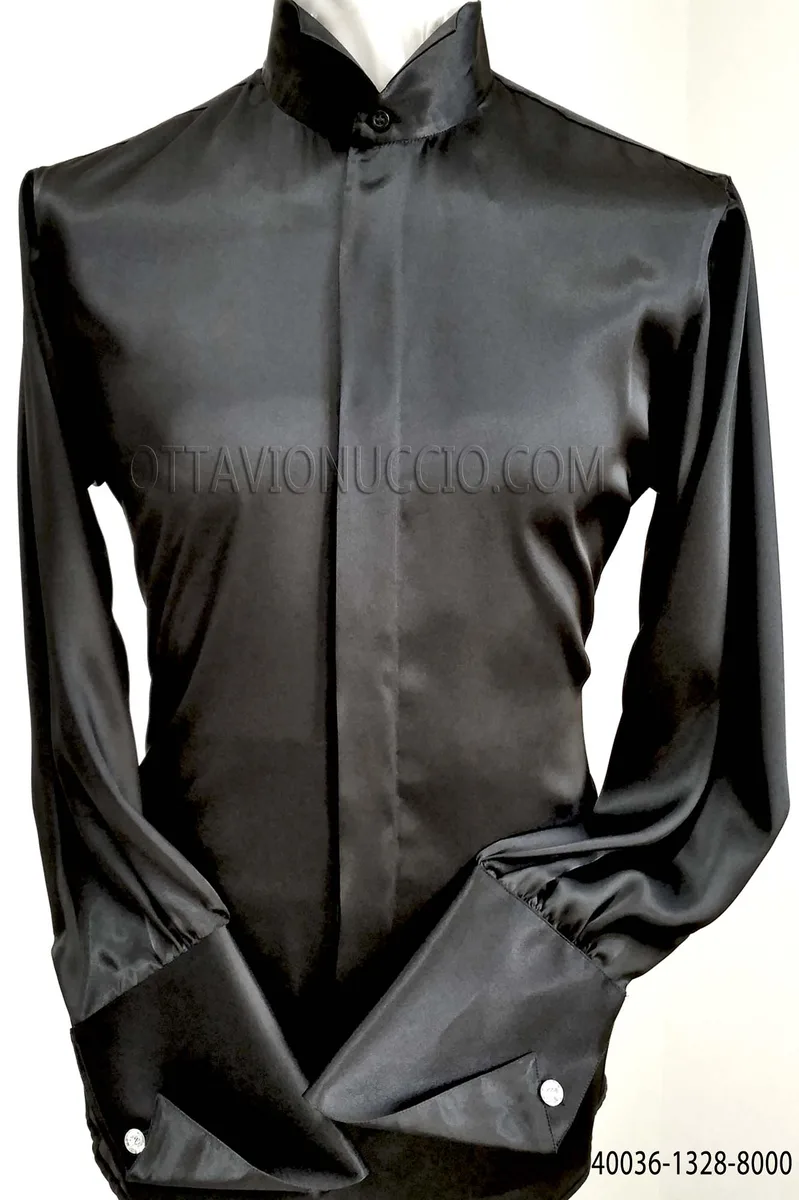 Hemd aus schwarzem Satin