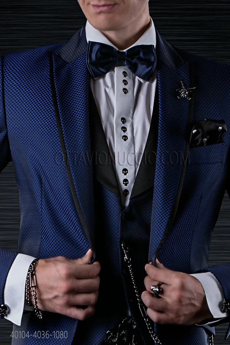 Camicia bianca con applicazioni teschio