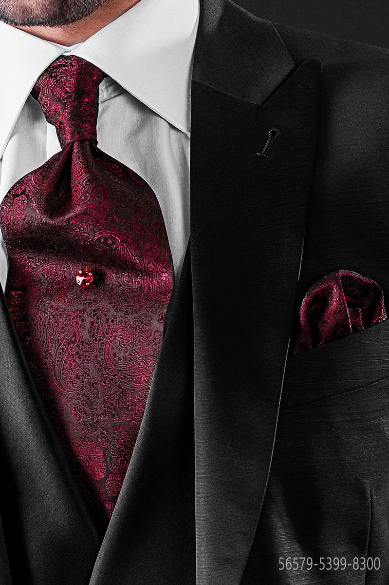 Self-tie Cravat and handkerchief in red damask