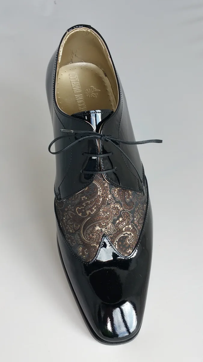 Scarpa allacciata bicolore nero-damascato marrone