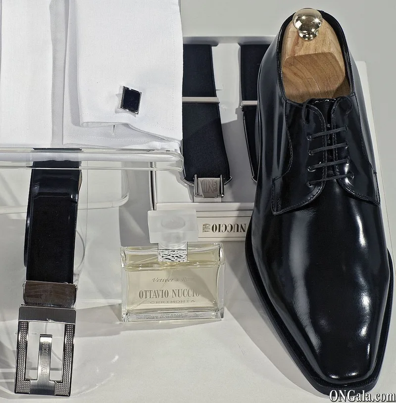 Chaussures à lacets en cuir brossé noir