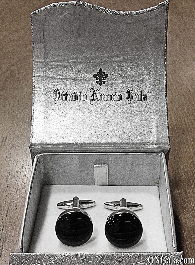 Gemelos redondos esmaltados en negro