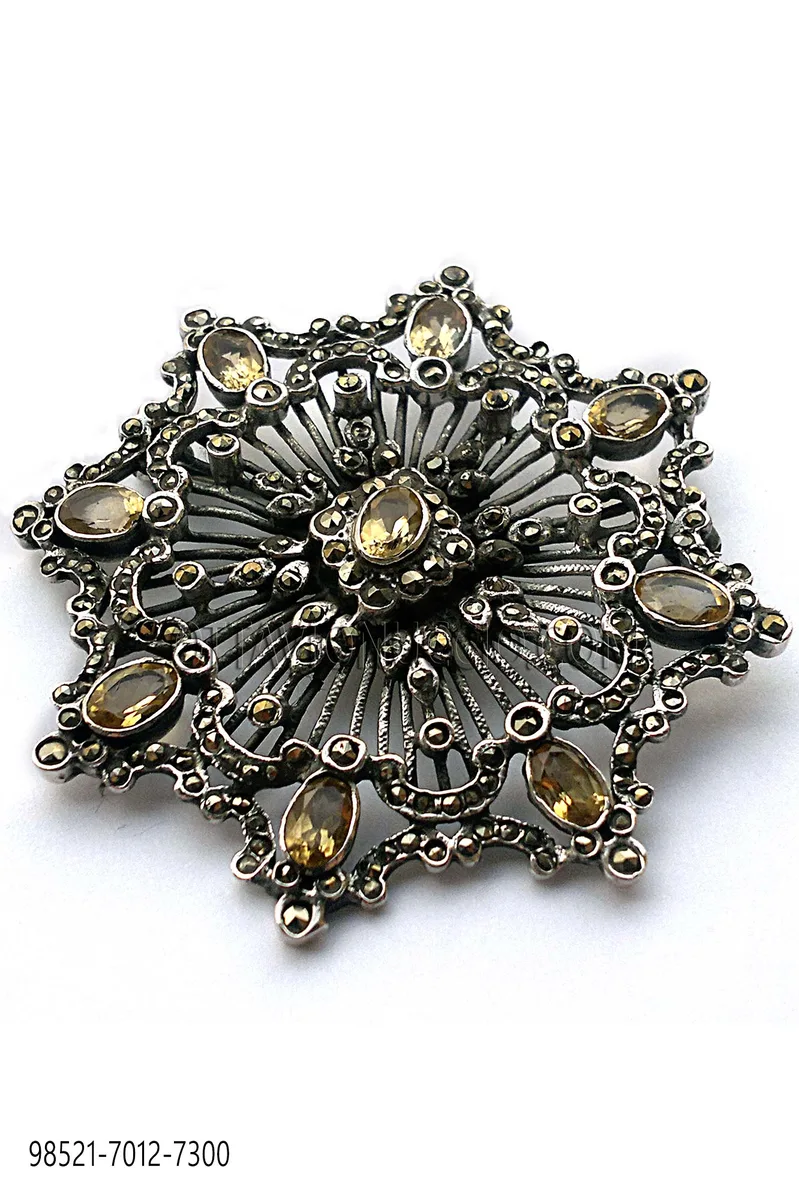 Silver-Plated 8-Pointed Star Brooch