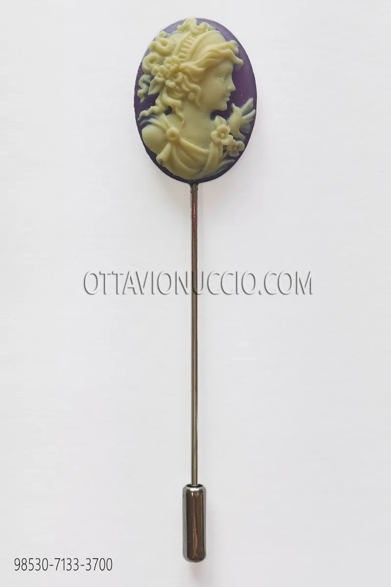Tie pin with purple cameo