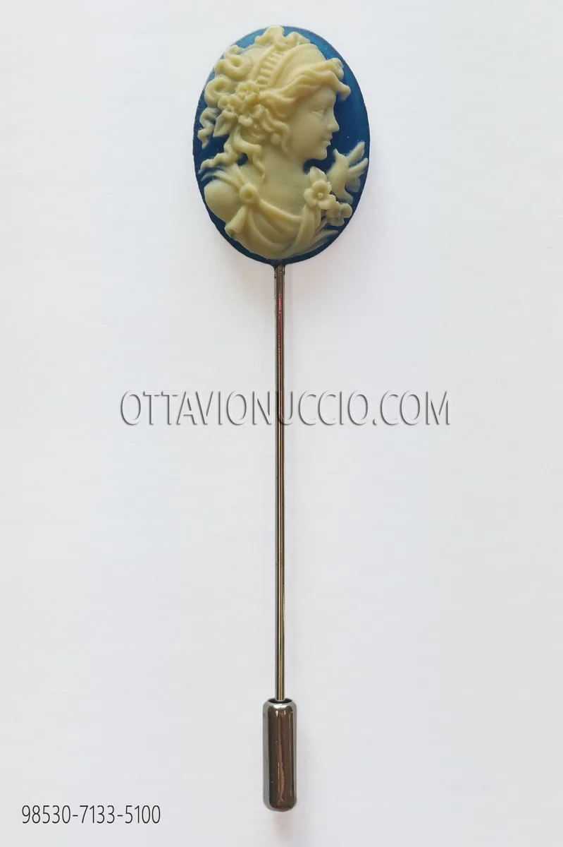 Tie pin with blue cameo