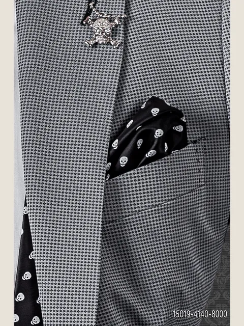 Black handkerchief with white skulls