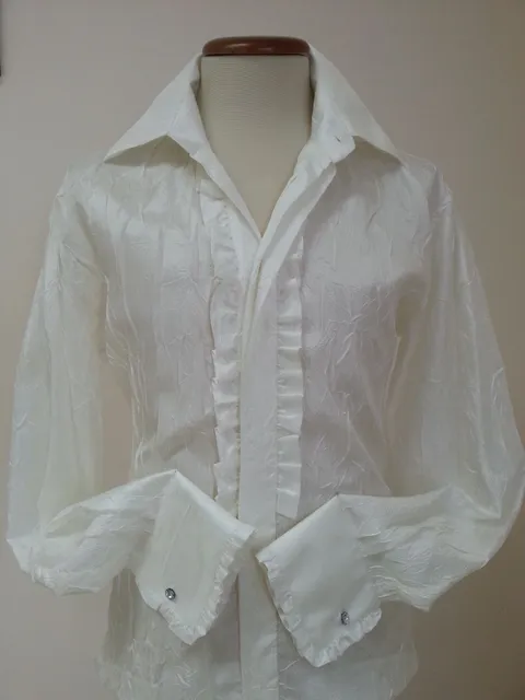 Crinkled ivory shirt with frills