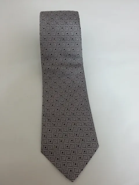 Tie and handkerchief in silk with grey micro-patterns