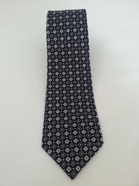 Tie and handkerchief in blue silk with micro floral patterns