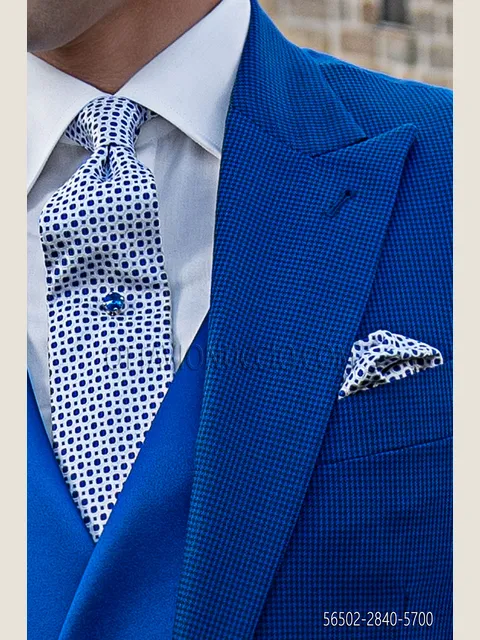 Tie and Handkerchief in white silk with royal blue pattern