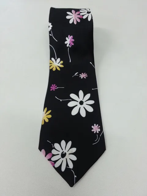 Tie and Handkerchief in silk with floral print