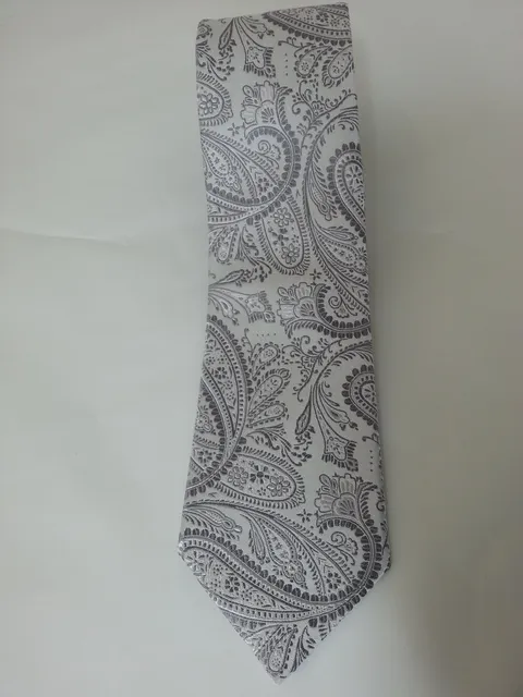Tie and Handkerchief in grey Jacquard silk