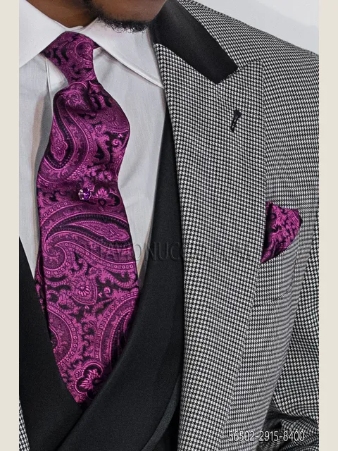 Tie and Handkerchief in black paisley silk with fuchsia