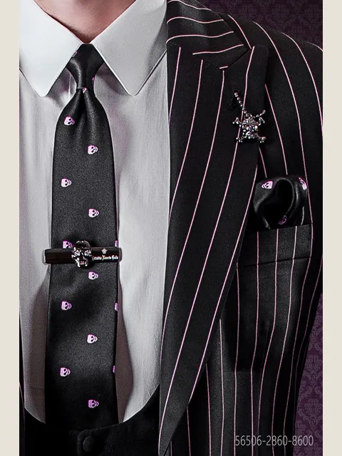 Slim tie and Handkerchief in black silk with fuchsia skull print