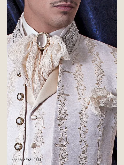 Knotted golden ascot tie in lace