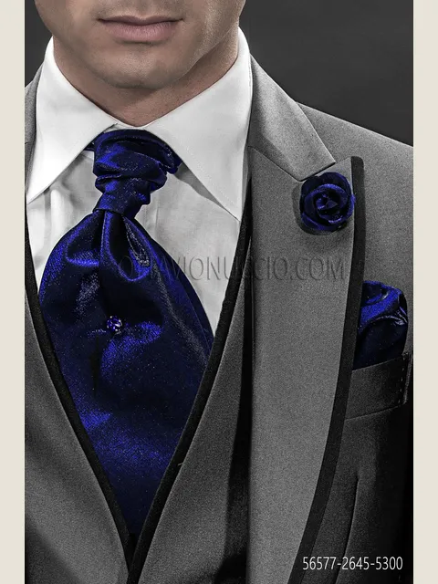 Ascot tie and handkerchief in ink blue lurex