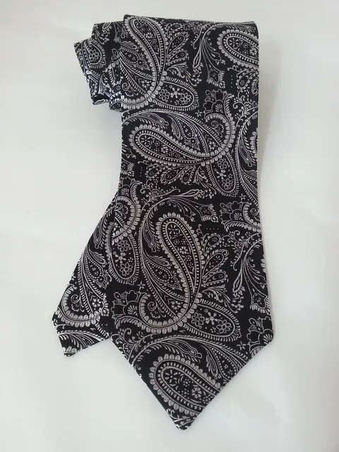 Self-tie cravat and Handkerchief in black and white Jacquard silk