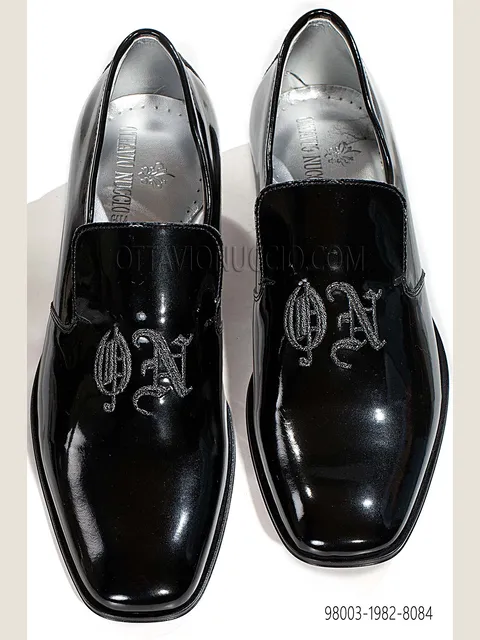 Black patent slipper with black-silver embroidery