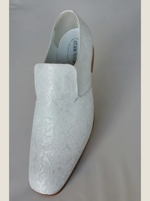 Slipper in white damask fabric