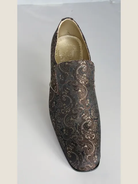 Slipper in golden brown damask fabric