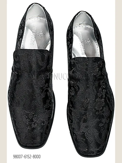 Slipper with damask pattern