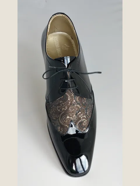 Two-tone lace-up shoe in black-brown damask