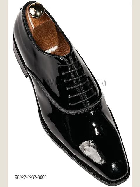Patent Leather Oxford Shoes in Black