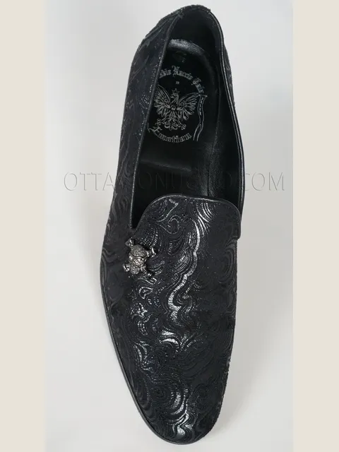 Black damask shoe with skull bit