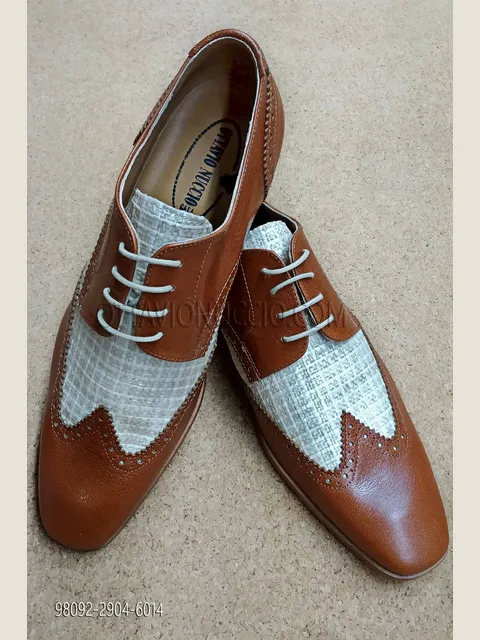 Two-Coloured Lace-Up Shoes with 4 Eyelets