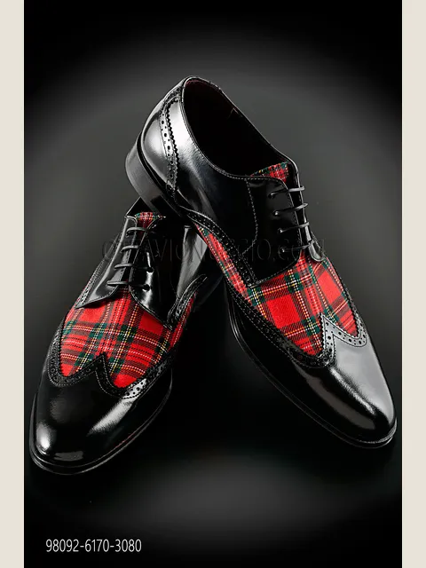 Two-coloured lace-up shoes with 4 eyelets and red tartan insert