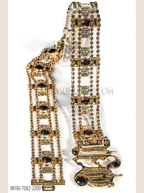 Metal rhinestone belt with gold finish