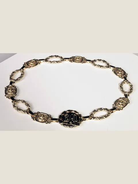 Metal belt with gold finish