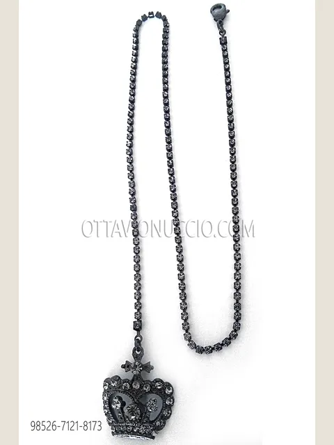 Chain with crown pendant in silver