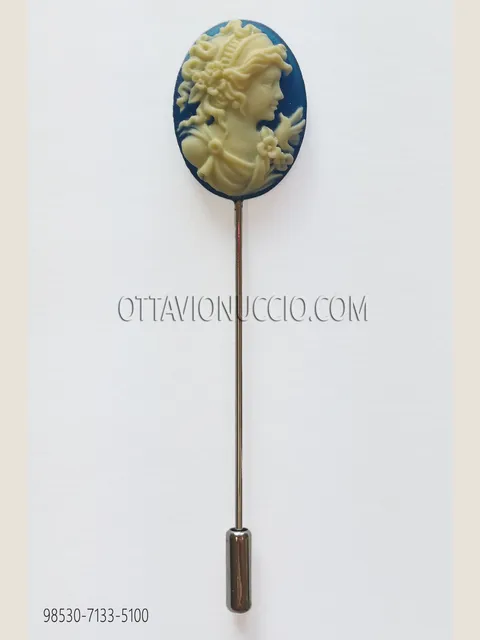 Tie pin with blue cameo