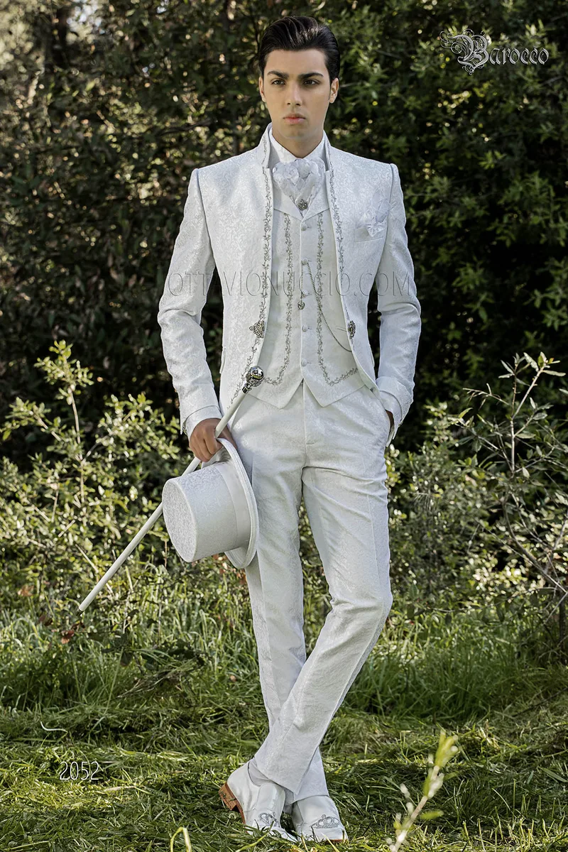 Men's suit with mandarin collar in white damask embroidered silver 1