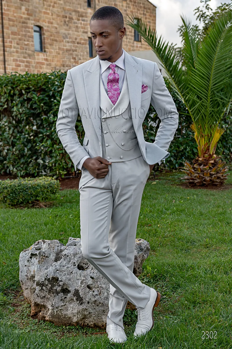 Abito cerimonia uomo pied de poule grigio perla con gilet e pantalone a tono – Figura intera