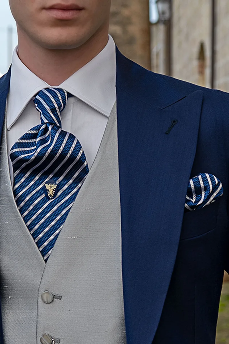 Cravattone e fazzoletto in seta rigato blu royal e bianco