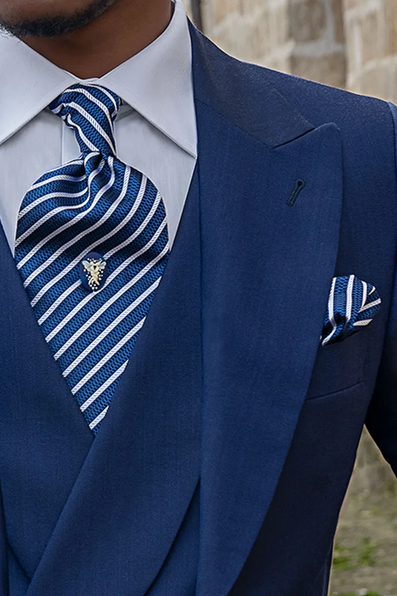 Cravattone e fazzoletto in seta rigato blu royal e bianco