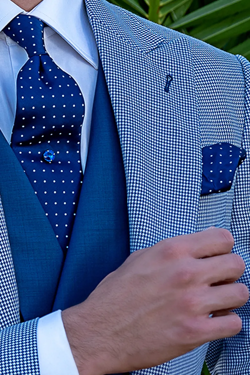 Herren-Sakko im Fashion-Stil aus royalblauem Hahnentritt mit blauer Weste und Hose 4