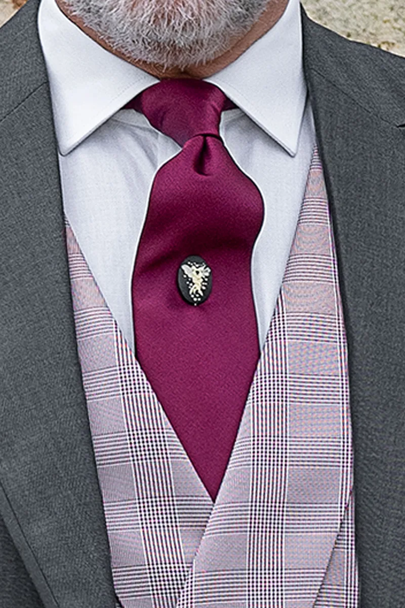 Men's grey wedding morning suit, double-breasted silk waistcoat 2