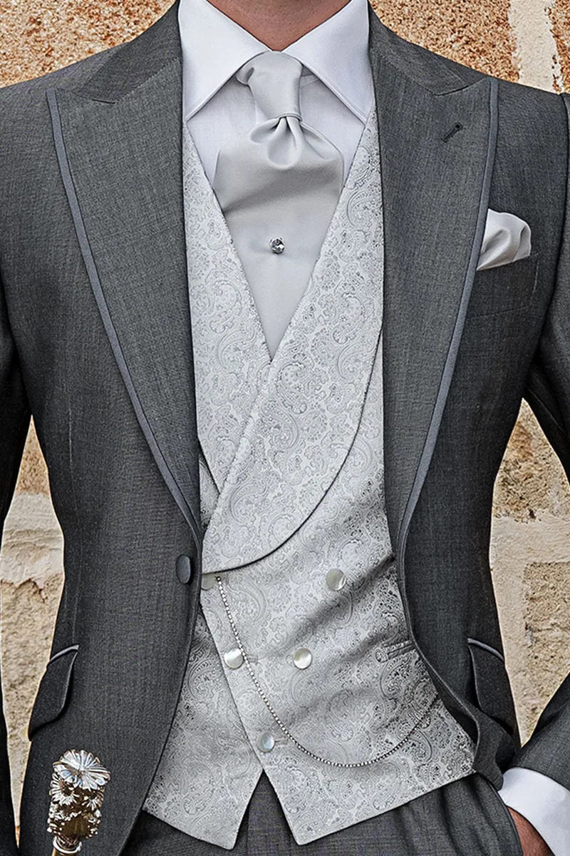 Traje de novio demi-chaqué moderno gris 2