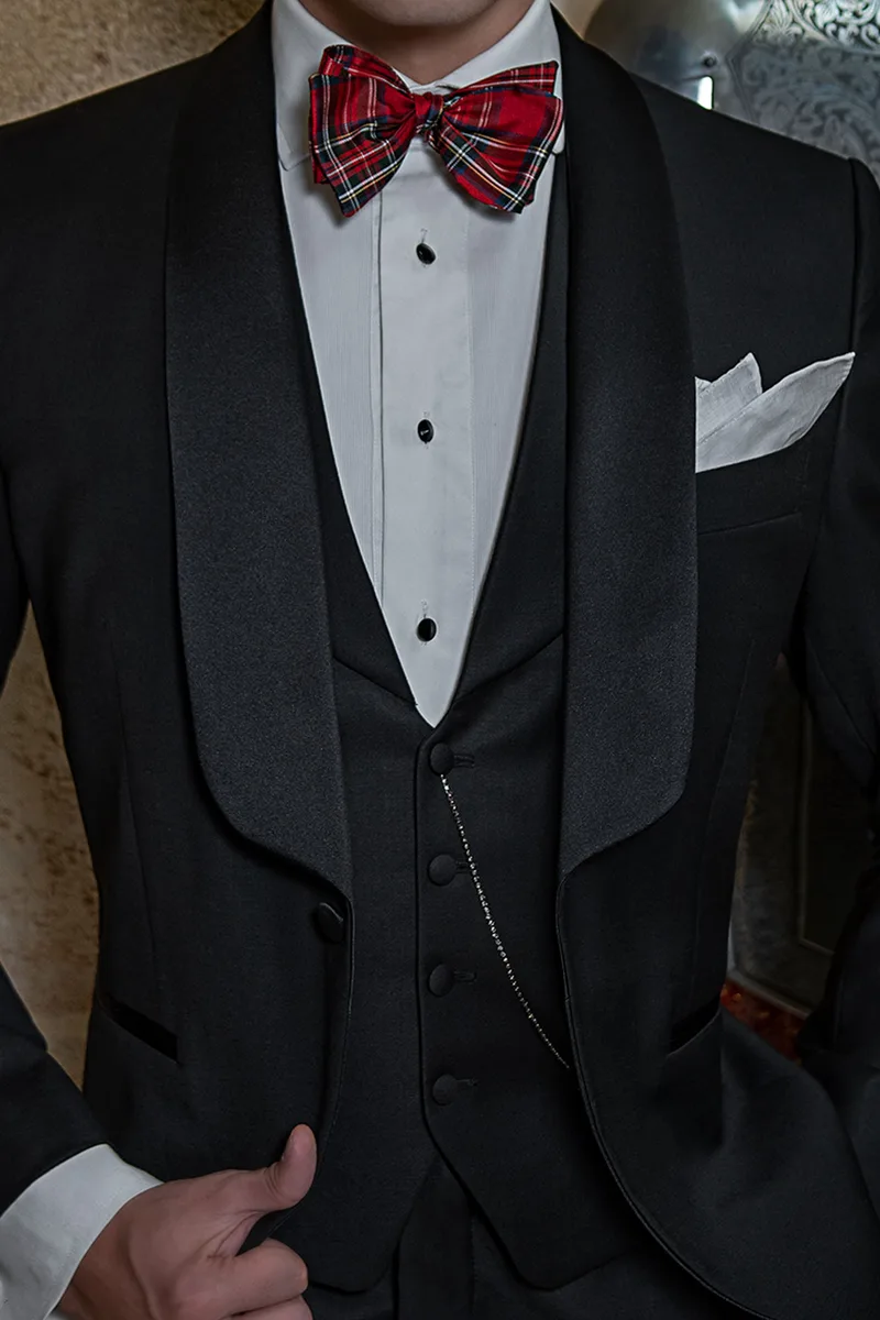 Gilet nero in lana con collo sciallato