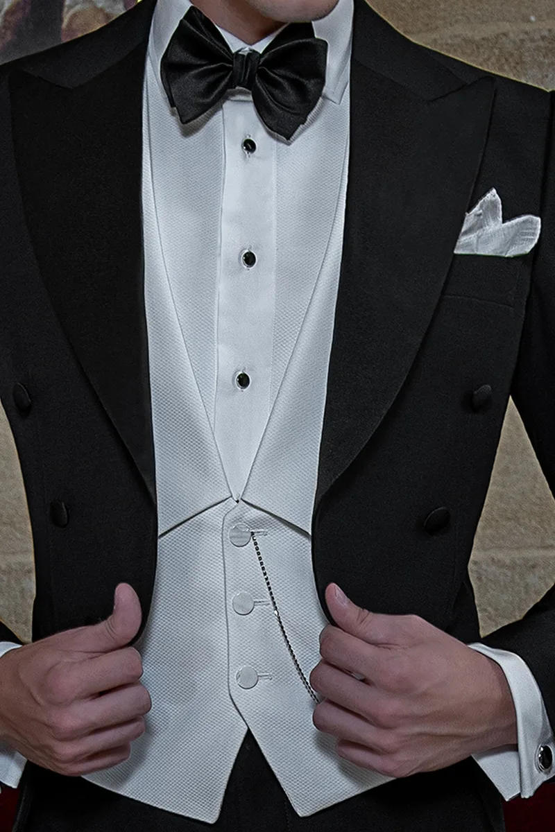 Gilet sciallato in piqué avorio, 3 bottoni