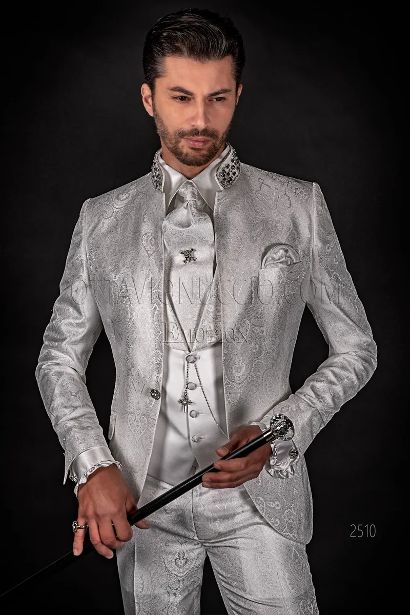 Costume de mariage col mao en damassé blanc avec gilet en satin 1