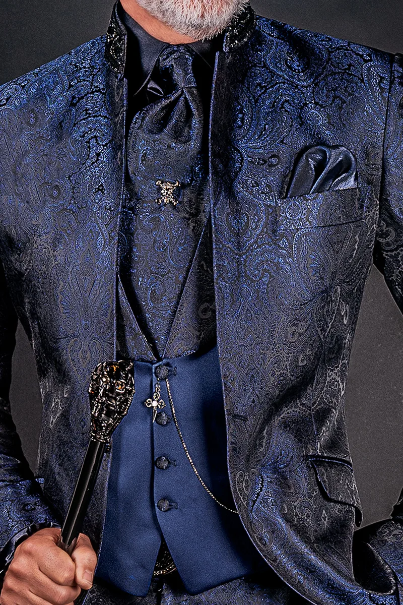 Gilet collo sciallato in raso blu con rever damascato