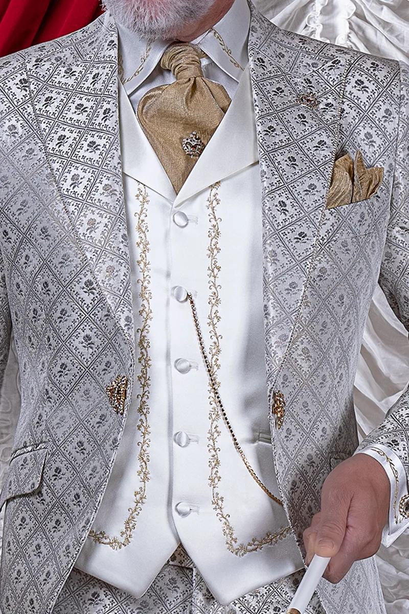 Gilet in raso avorio ricamato oro