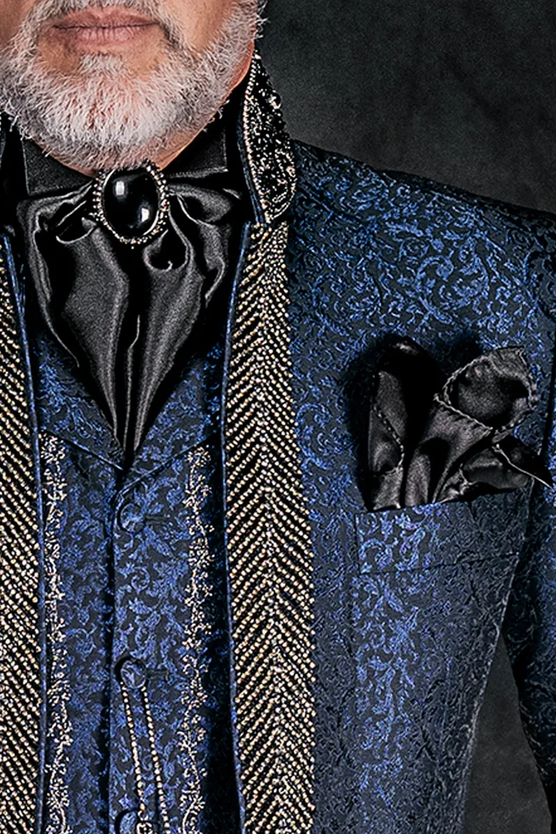 Gebundener Plastron und Einstecktuch aus schwarzem Satin