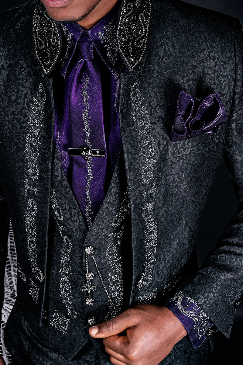 Gilet damascato nero con greca ricamata nero argento